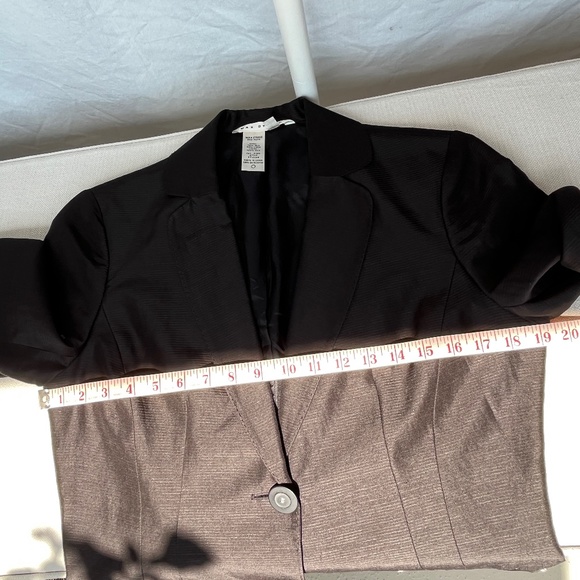 Studio (8 US) silk & linen one-button blazer in black - Picture 11 of 16